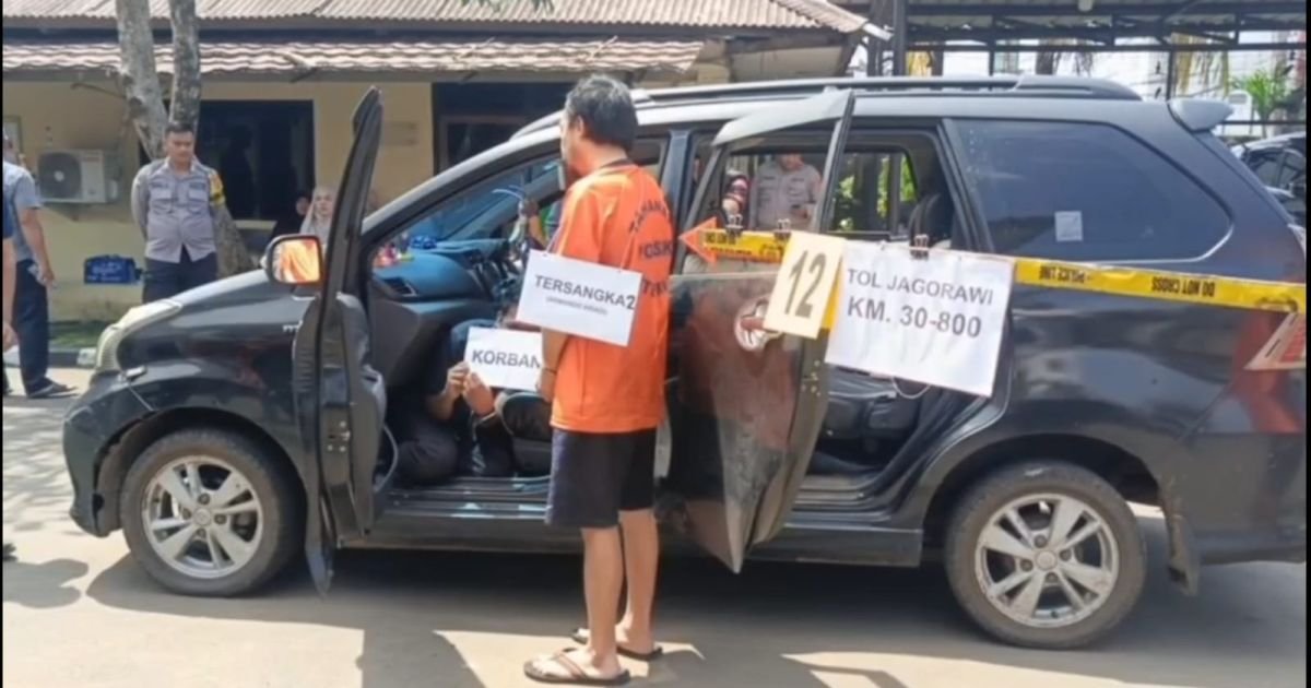 Polsek Citeureup Peragakan 28 Adegan Pembunuhan Sopir Taksi Online di Tol Jagorawi