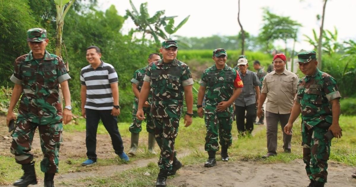 Danrem 081/DSJ Tinjau Lokasi Jembatan Gantung Presiden di Blitar, Target Selesai Januari 2026