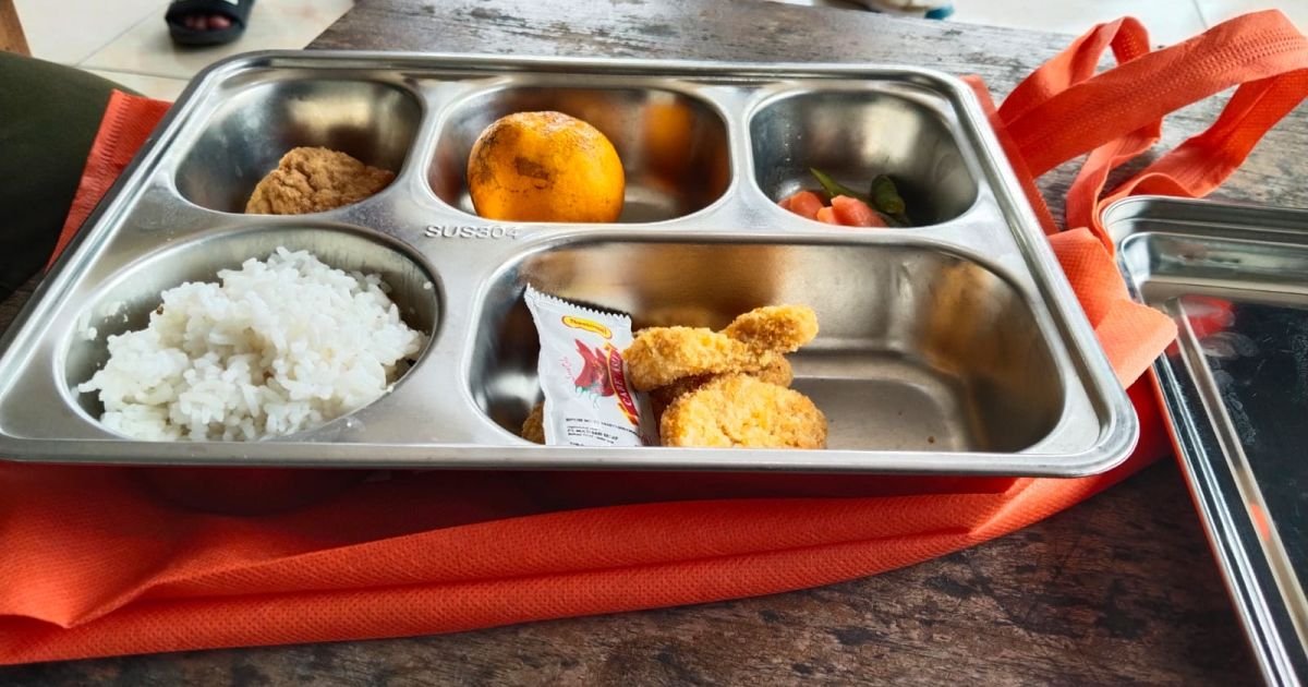 Diduga Konsumsi Menu MBG Bermasalah, Sejumlah Guru dan Murid SD di Simpenan Dilarikan ke Puskesmas