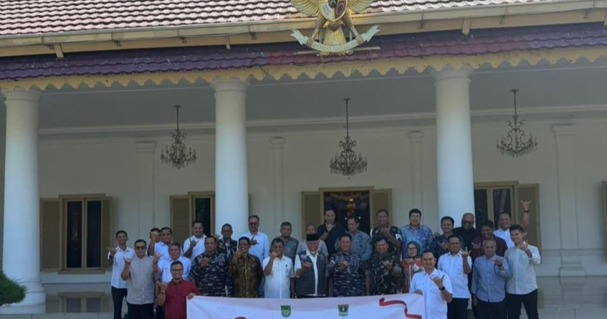 Pemkot Batam bersama TNI AL Berikan Donasi Bencana Alam Kepada Pemprov Sumbar