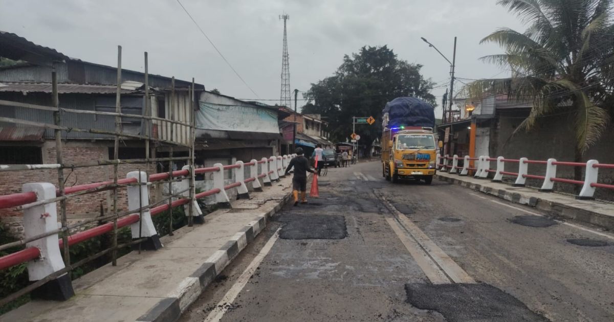 Jalan Nasional Jasinga-Leuwiliang Rusak , Kontraktor Janji Kebut Perbaikan
