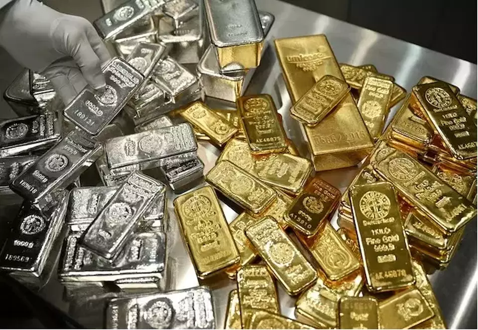 Gejolak Tarif AS Picu Lonjakan Emas, Investor Buru Aset Aman Global