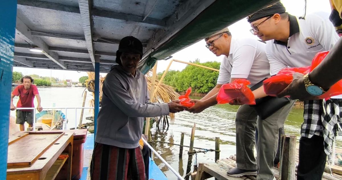 Sambut Nyepi 1948 Saka, Umat Hindu Kota Bekasi Berbagi Takjil  Bagi Warga Muslim di Bulan Ramadan