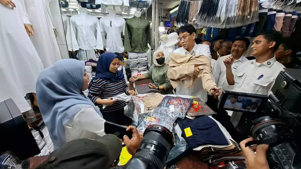 Menteri Keuangan Purbaya 'Turun Gunung' ke Pasar Tanah Abang: Mematahkan Narasi Lesunya Daya Beli Masyarakat