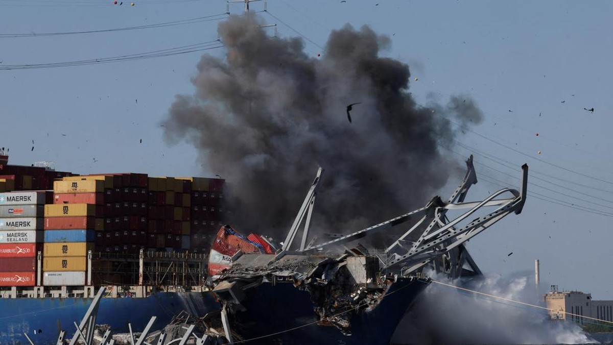 Proyektil Misterius Hantam Kapal Kontainer di Dekat UEA, Keamanan Laut Arab Memanas