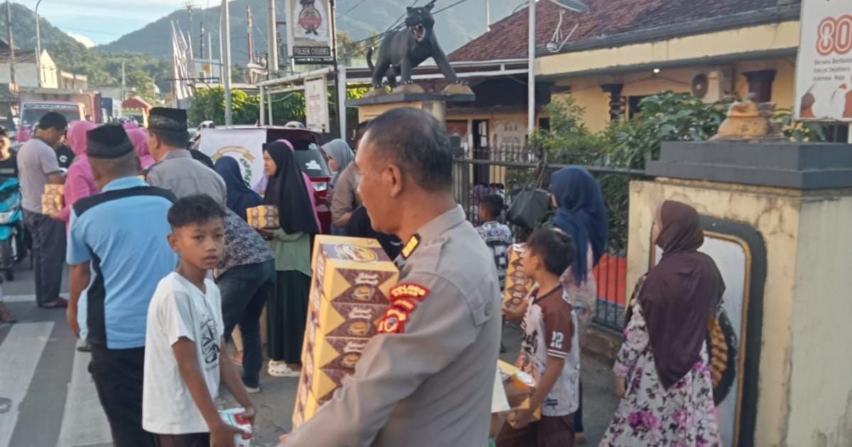 Polsek Cigudeg Gelar Berbagi Takjil dan Santunan di Bulan Ramadhan 1447 H