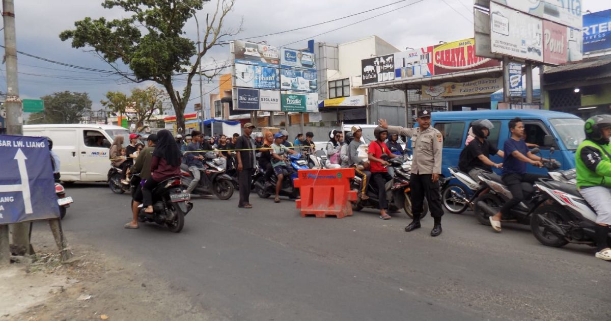 Arus Lalu Lintas Padat di Leuwiliang Jelang Idul Fitri 1447 H