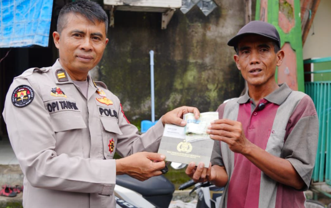 Ketulusan Kapolresta Bandung: Kisah Pemudik Sepeda yang Berubah Nasib Berkat Kejutan Sepeda Motor Baru